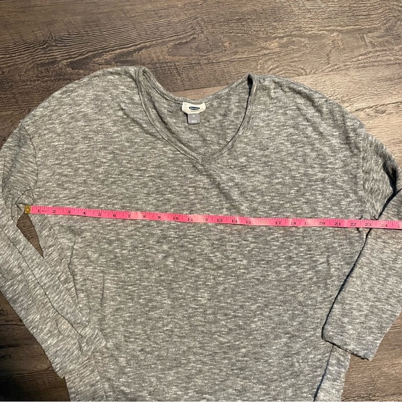 ⭐️4 for $10⭐️Heathered Grey Light Sweater.  Oversized V Neck Sweater. - Picture 6 of 9